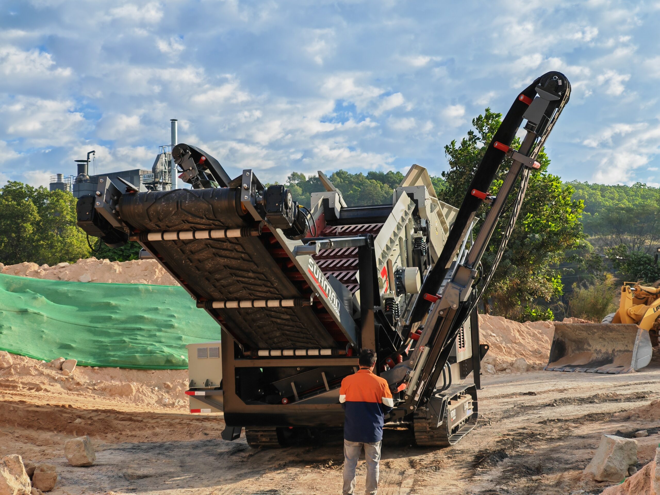 Scalper Screener for Coarse Material Screening and Separating