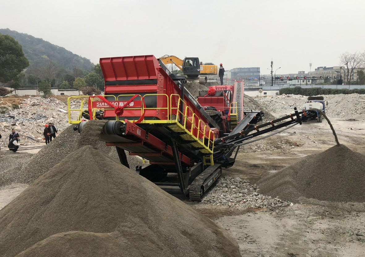 SS-7018 Mobile Screening Plant Working at Quarry - Aggregate Screening Plant in Action